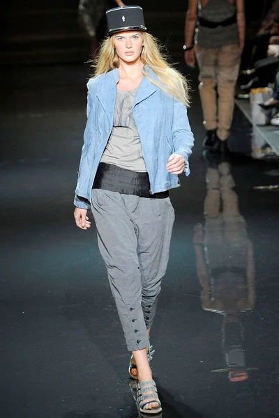 Look 30